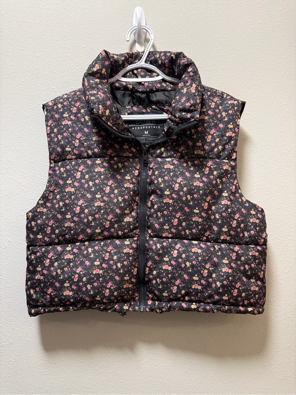Aeropostale Remixed Down Black Floral Cropped Puffer Vest - Medium